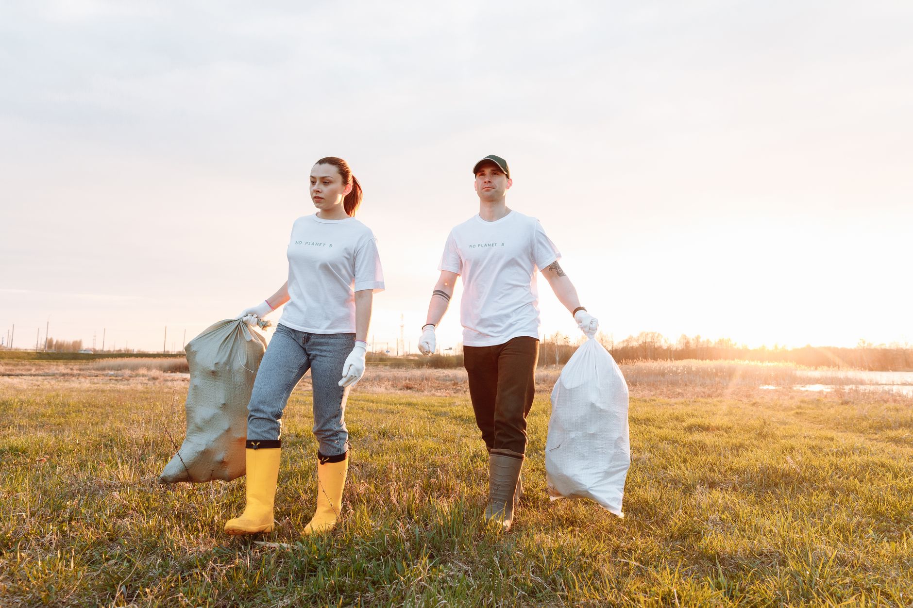 Ilustracja: Canal Towpath Volunteer Roles UK: The Complete Local Gu Canal Towpath Volunteer Roles UK: The Complete Local Guide - zdjecie w tresci